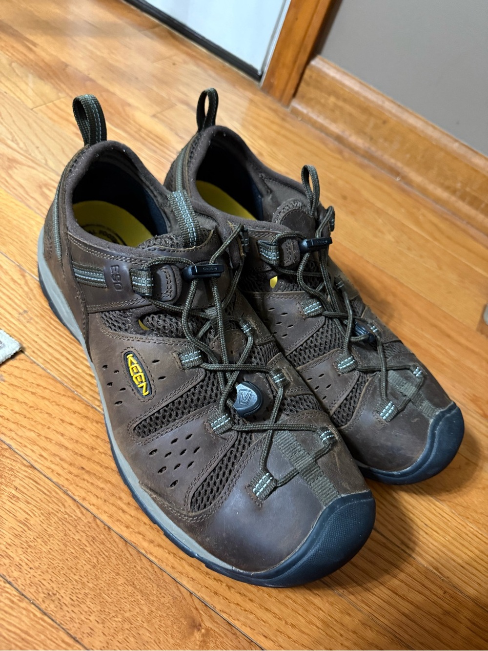 Keen Hiking Shoes! Like New!